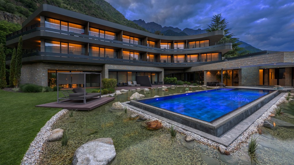 Hotel Abends dunkler 10mb.jpg