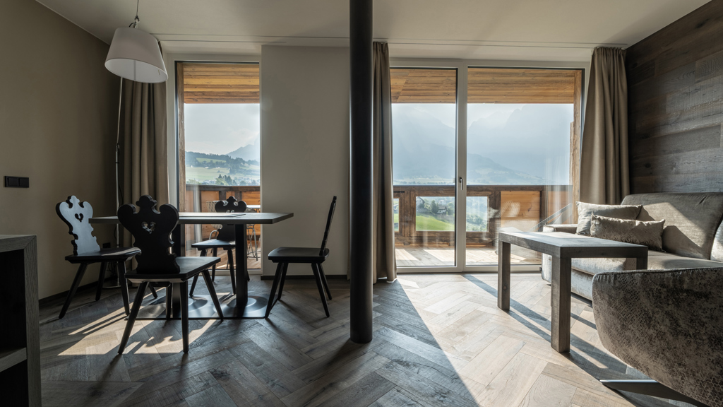 hotel-Simonazzi-Chalet-rooms-upscale-1.jpg
