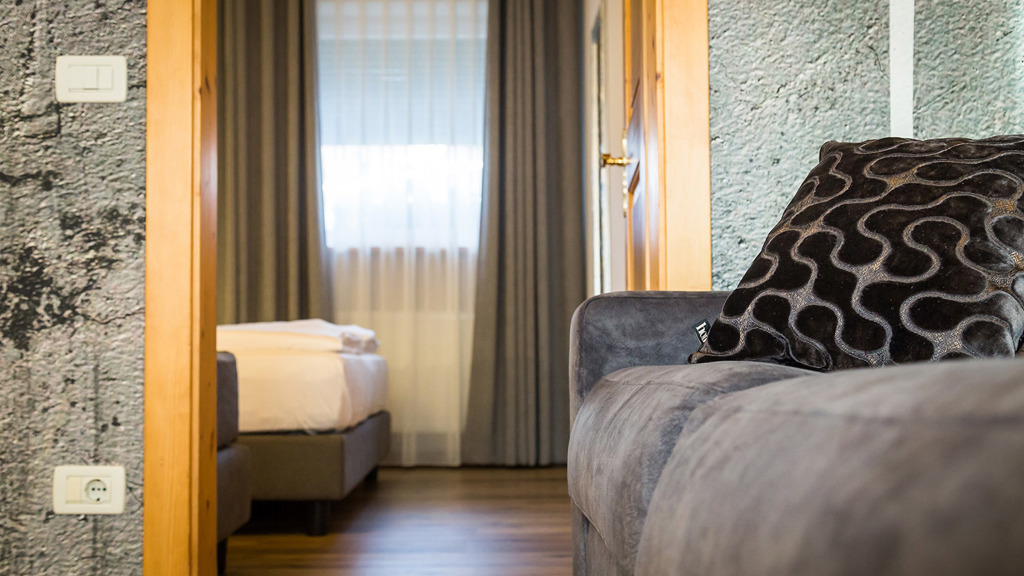 App.B 10 - Wohnbereich Schlafzimmer.jpg