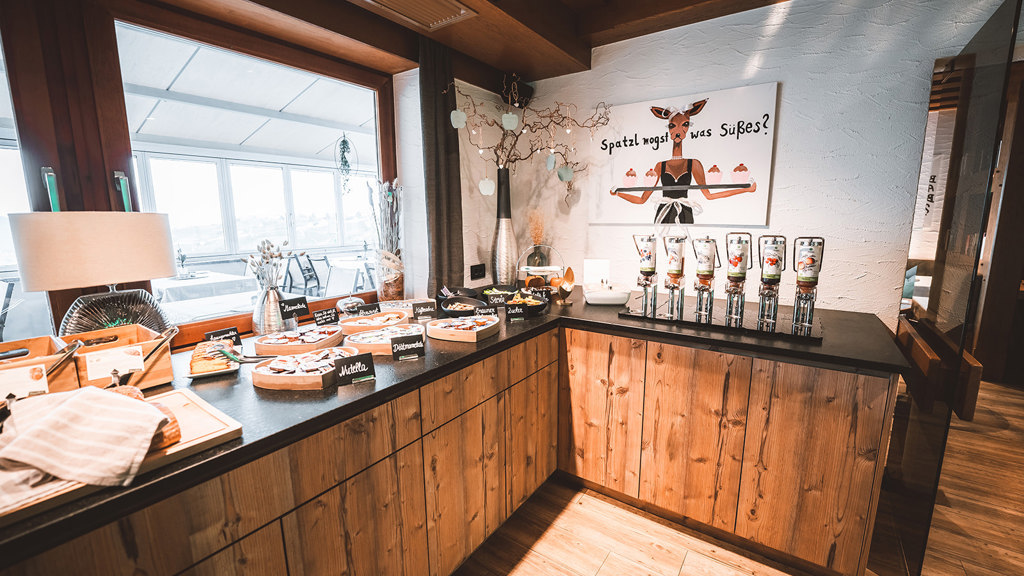 brunnhofer-dorf-tirol-fruehstuecksbuffet.jpg