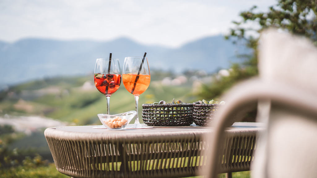 hotelbrunnhofer-dorftirol-drinkswithaview.jpg