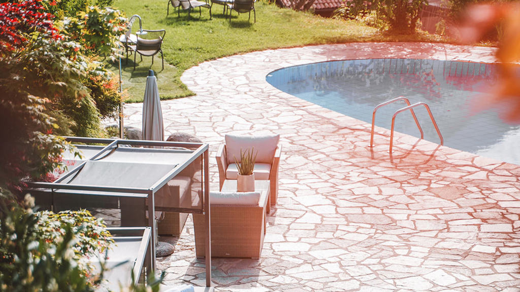 hotelbrunnhofer-dorftirol-pool-area-relax.jpg