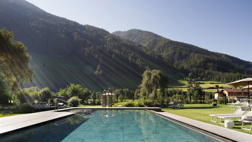 Pool-17.jpg