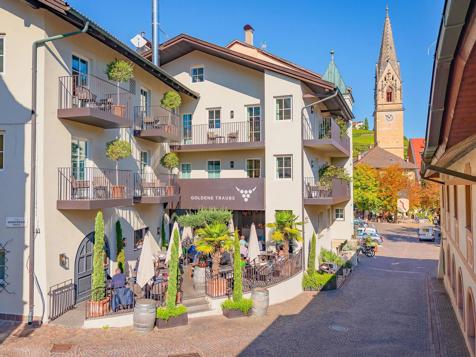 Gasthof Goldene Traube - Tramin an der Weinstraße in Southern South Tyrol