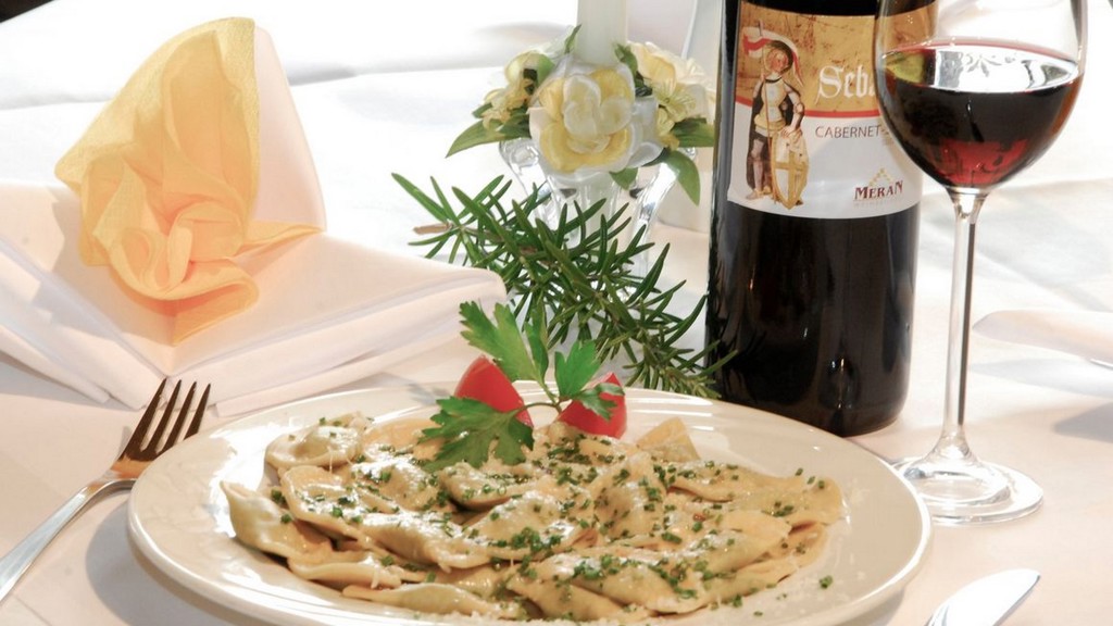 csm_abendessen-grafenau-gourmet-wein-urlaub_6879830d37 (Kopie).jpg