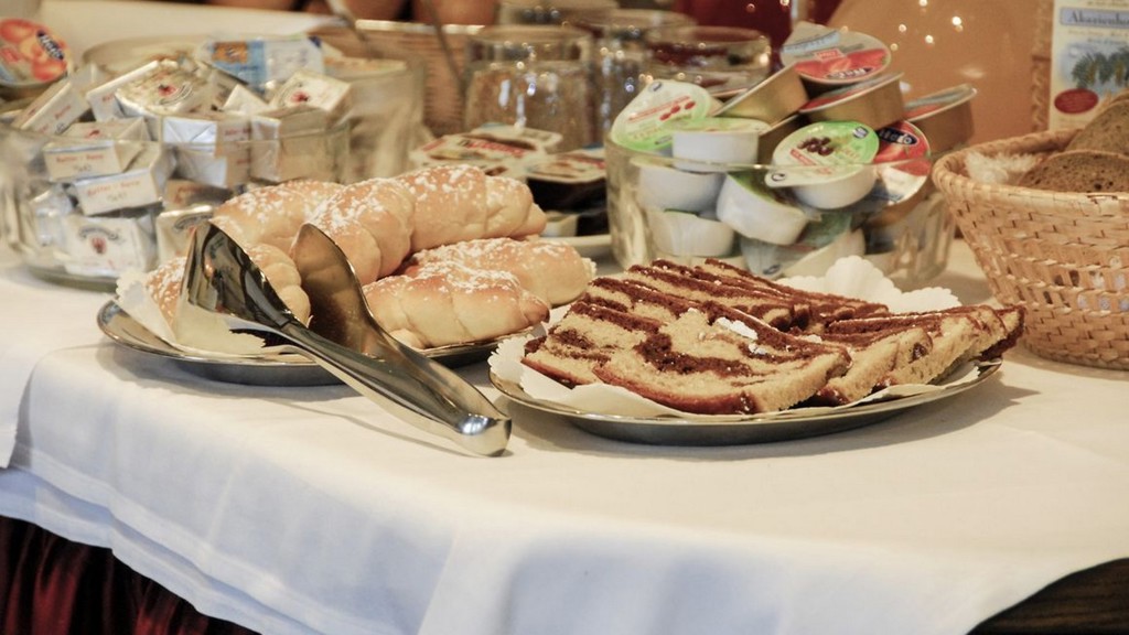 csm_grafenau-fruehstueck-buffet-urlaub_9514274ae1 (Kopie).jpg