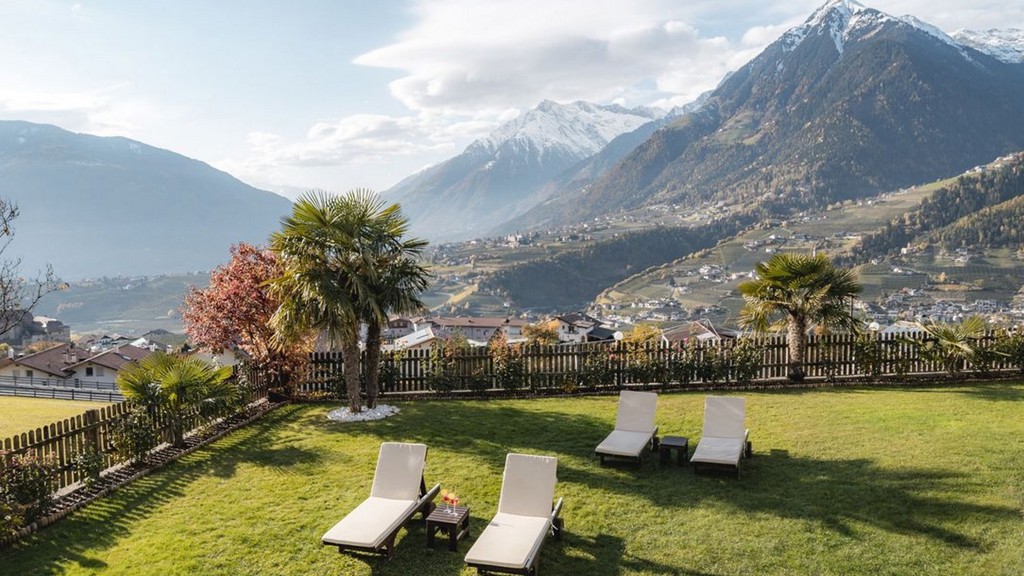 csm_grafenau-schenna-garten-panoramablick-liegen_aa8bfefeac (Kopie).jpg