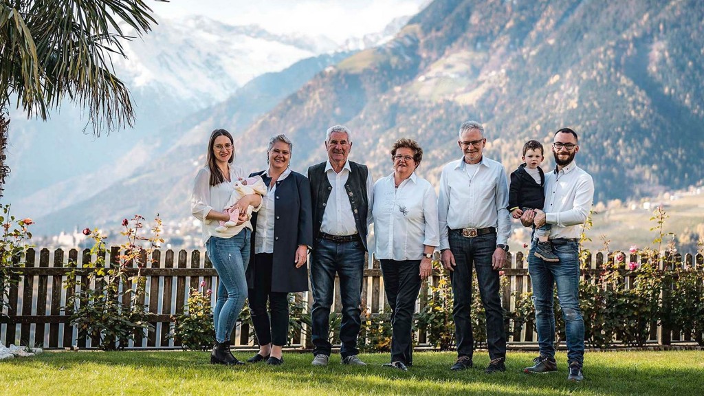 csm_grafenau-schenna-gastgeber-familienfoto_8a6805c2ef (Kopie).jpg