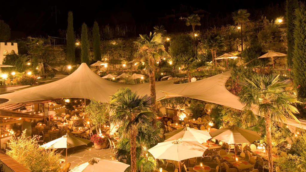01-Palmengarten-Restaurant-Algund-Gstoer.jpg