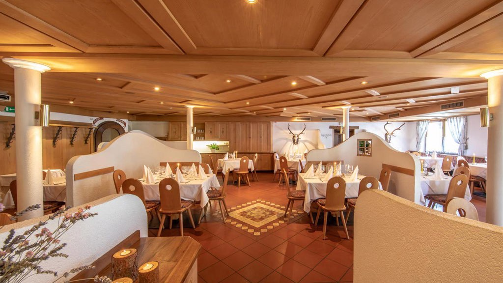 05-Restaurant-Algund-Meran-Gstoer.jpg