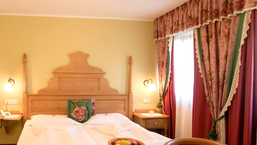 05-Sonnenbichl-Residenz-Pension-Algund-Zimmer.jpg