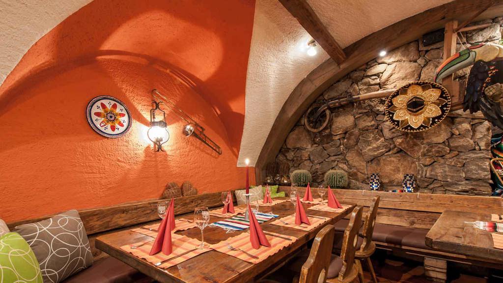 Gstoer-Restaurant-Algund-Mexicos-05.jpg