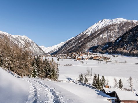 Appartement Hotel Gurnatsch - Valles in Valle Isarco