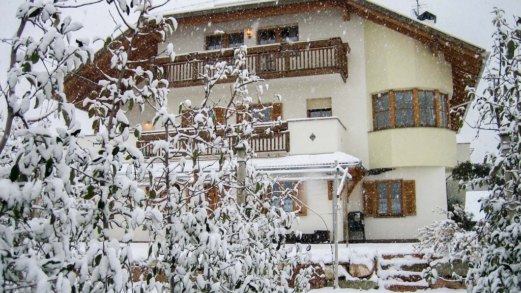 Haus Sanin - Ferienwohnung / Residence in Kurtinig an der Weinstraße in Südtirols Süden / Südtirol