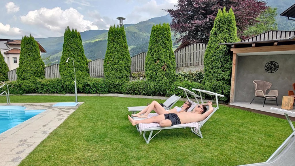 28-Residence-Hochwart-Naturns-Ferienwohnung-Pool.jpg