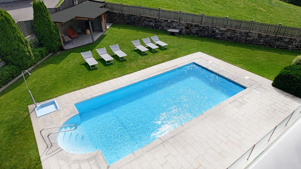 34-2-Residence-Hochwart-Naturns-Ferienwohnung-Pool.jpg