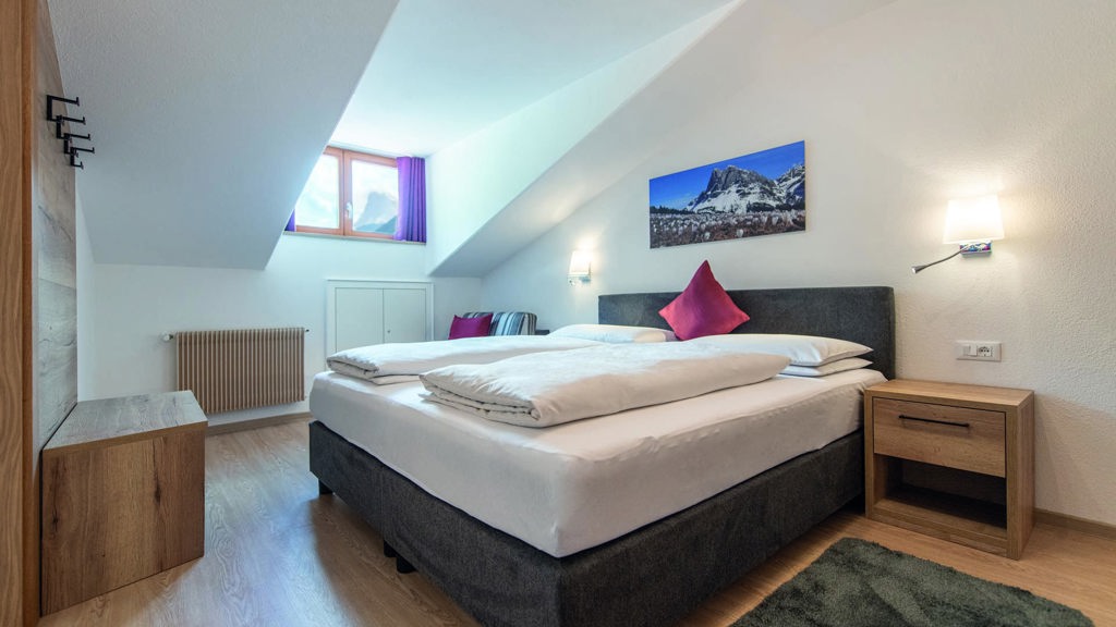 ©rotwild 9615 Pfannspitz Schlafzimmer Bergblick.jpg