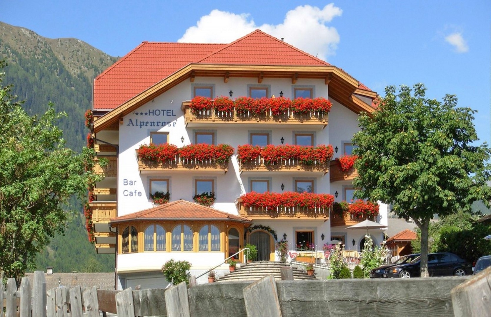 Alpenrose B&B Hotel Suite & Apartments - Vals in Eisacktal
