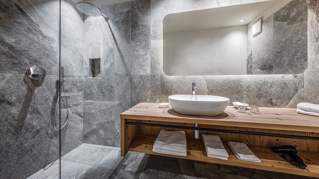 Hotel_Alpenrose_Alta_Badia_Wengen_Zimmer_2024_04.jpg