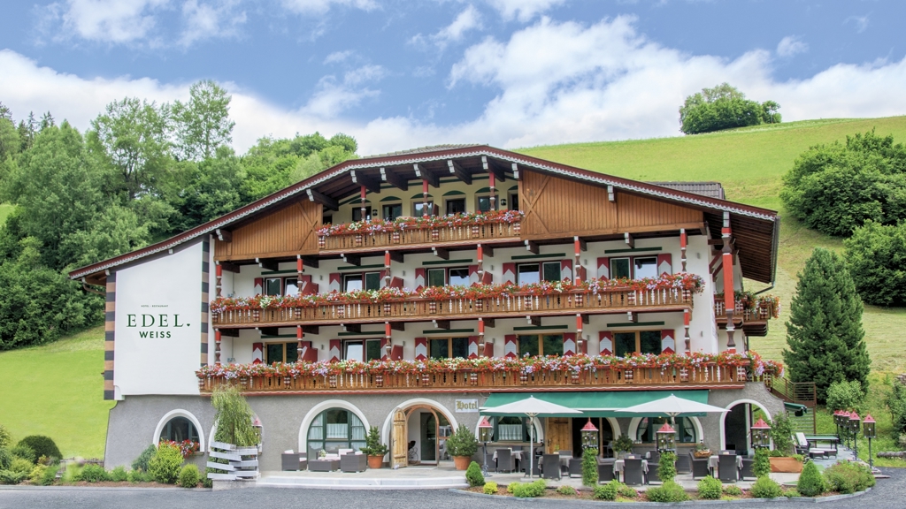 Hotel Edel.Weiss - Hotel in Prags in Hochpustertal / Zuid-Tirol