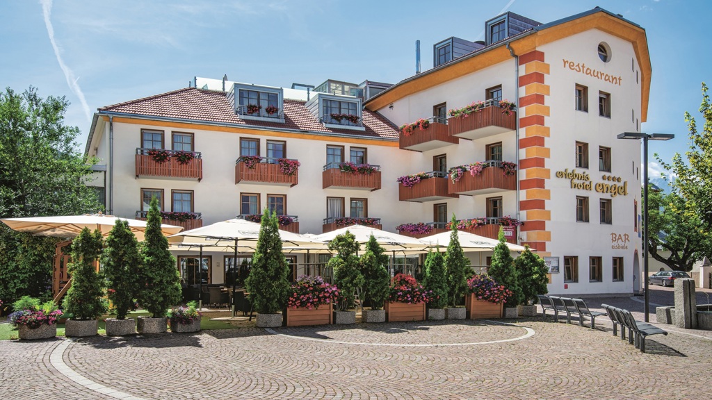 Hotel Ausen.jpg
