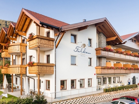 Hotel Falken - Pfalzen am Kronplatz