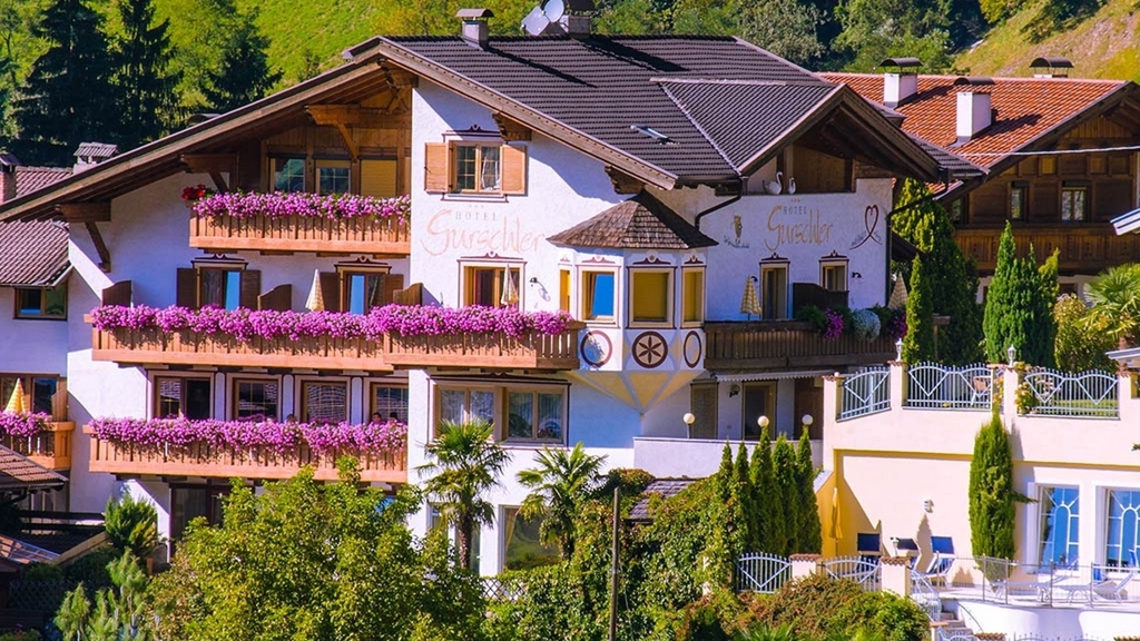 Sonnenhotel Gurschler - Hotel in St. Leonhard in Passeier in Passeiertal / Tyrol du Sud