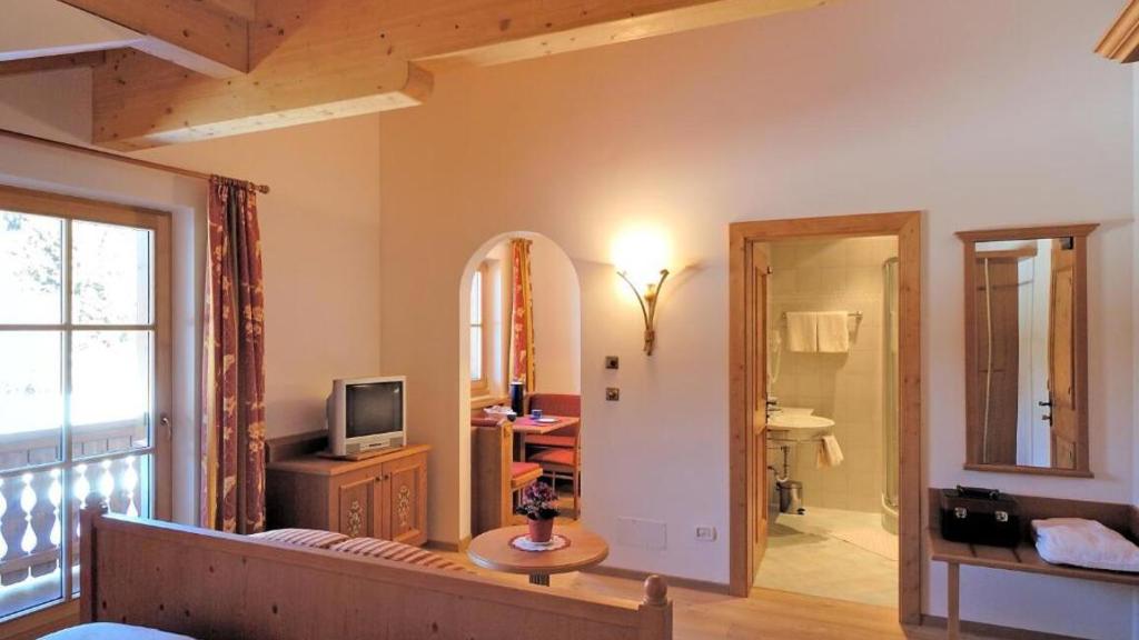 Junior Suite2.jpg