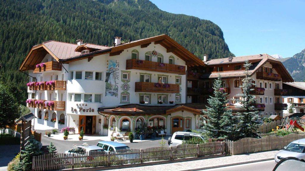 Hotel La Perla - Hotel in Canazei in Trentino / Dolomites