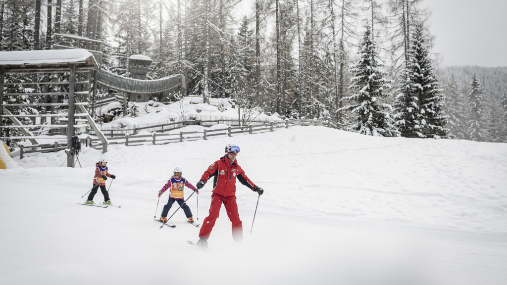 Kids_skiing.jpg