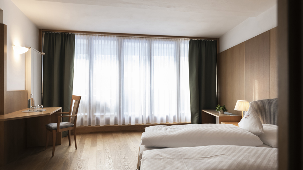 Room2.jpg