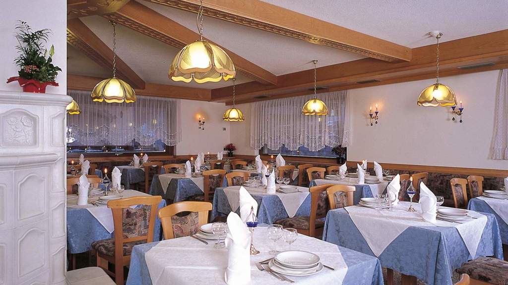 1-SELLA.jpg