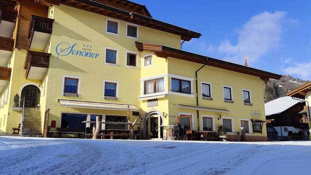 hotel-senoner-im-winter.jpg