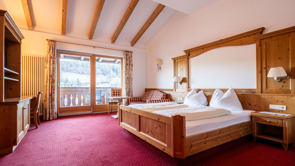 rooms-1.jpg
