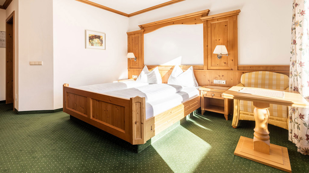 rooms-2.jpg