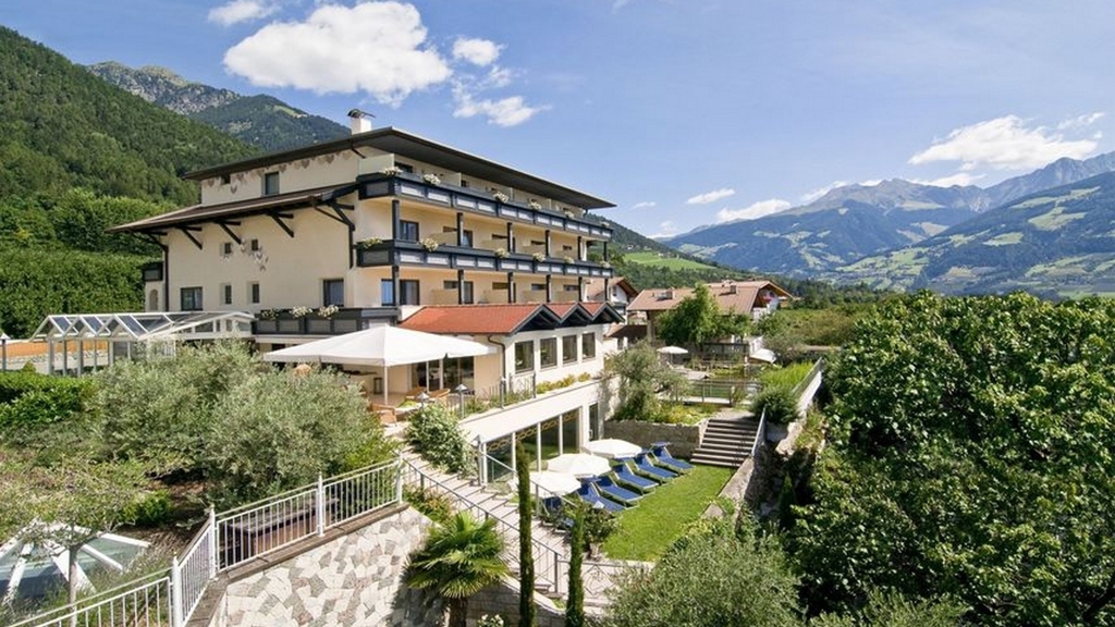 Hotel Alpentirolis - Hotel in Dorf Tirol in Meran and environs / South Tyrol