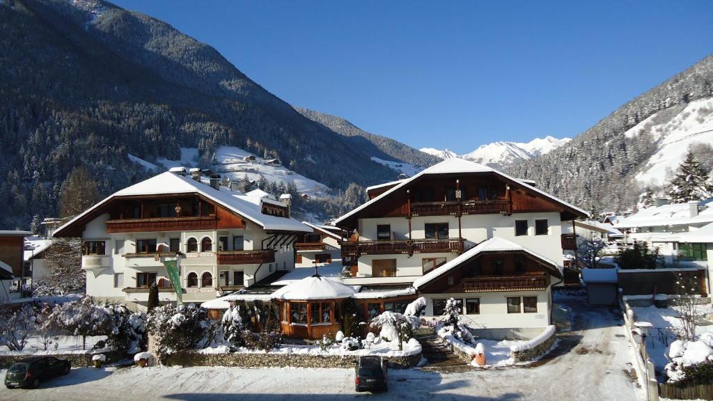 Alphotel Stocker nature spa & beauty - Hotel in Sand in Taufers in Tauferer Ahrntal / Tyrol du Sud