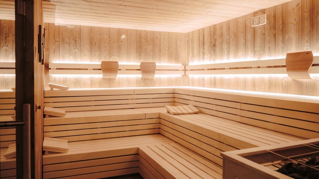 sauna-1.jpg