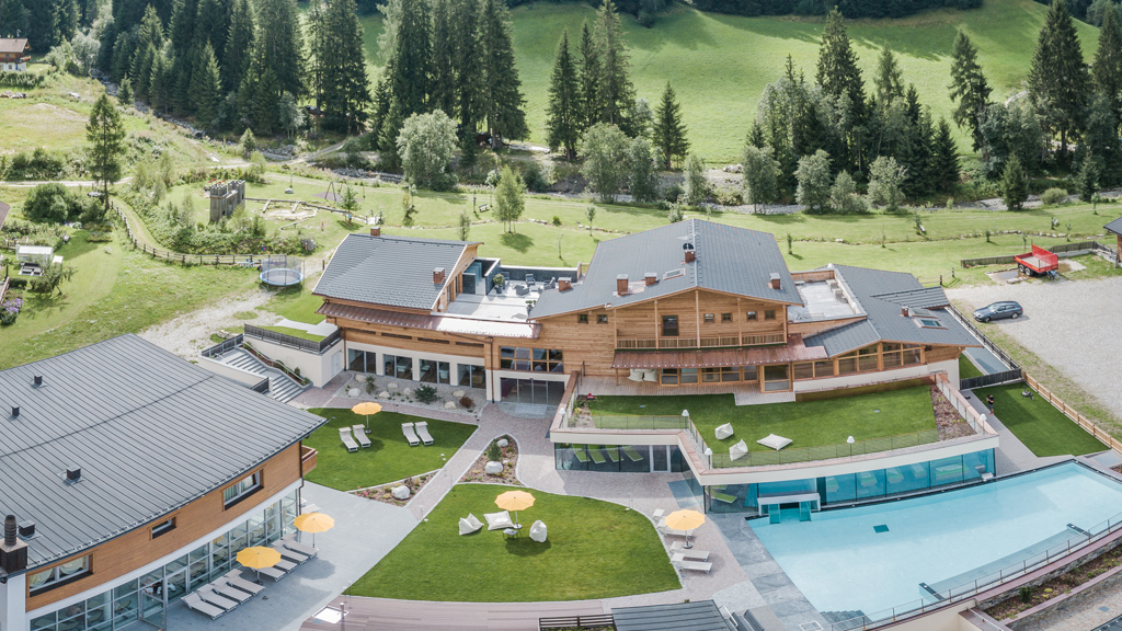 ©wisthaler.com_17_08_Hotel_Stoll_DJI_0047-Pano.jpg