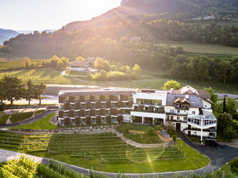 Hotel Tenz - Montan in Southern South Tyrol