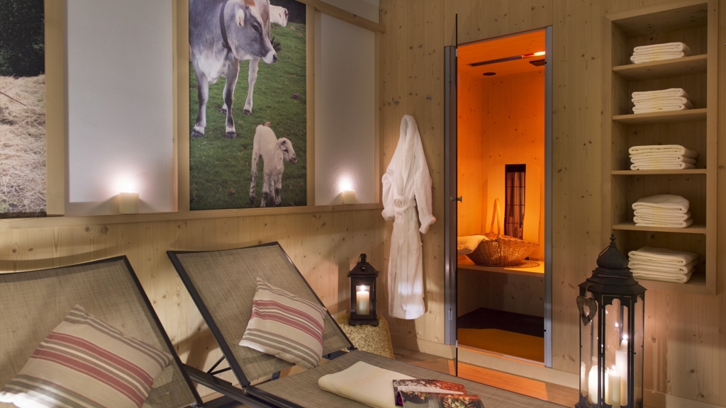 Hotel Weiss - Hotel in Partschins-Rabland in Meran and environs / Tyrol du Sud