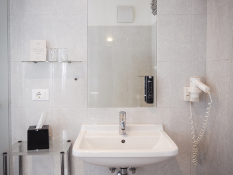 Superior Double Room image 12