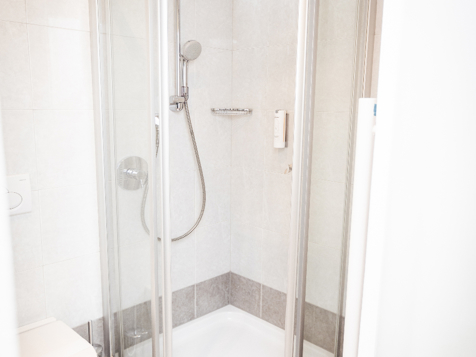 Superior single room image 2