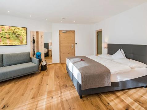 Swallow’s nest suite image 3