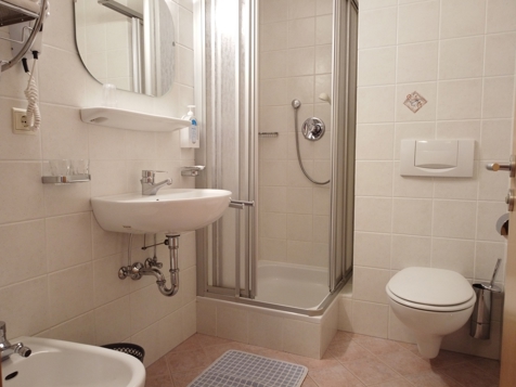 Three-bed room image 2