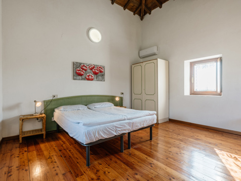 Three-Room Apartment-5