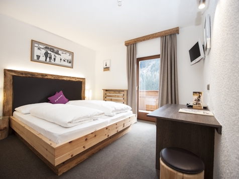 Tiroler Doppelbettzimmer image 1