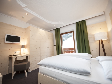 Tiroler Doppelbettzimmer image 2