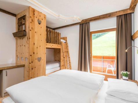 Tiroler Doppelbettzimmer image 8