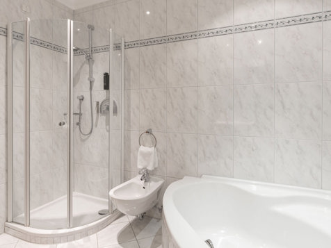Tower Suite image 15